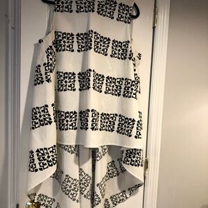 Ashro Black and White Patterned Blouse